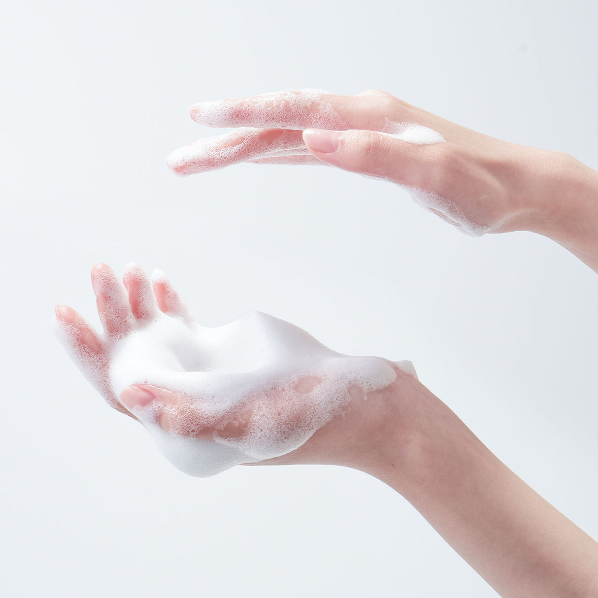 Mixsoon HCT Bubble Cleanserdue mani con schiuma