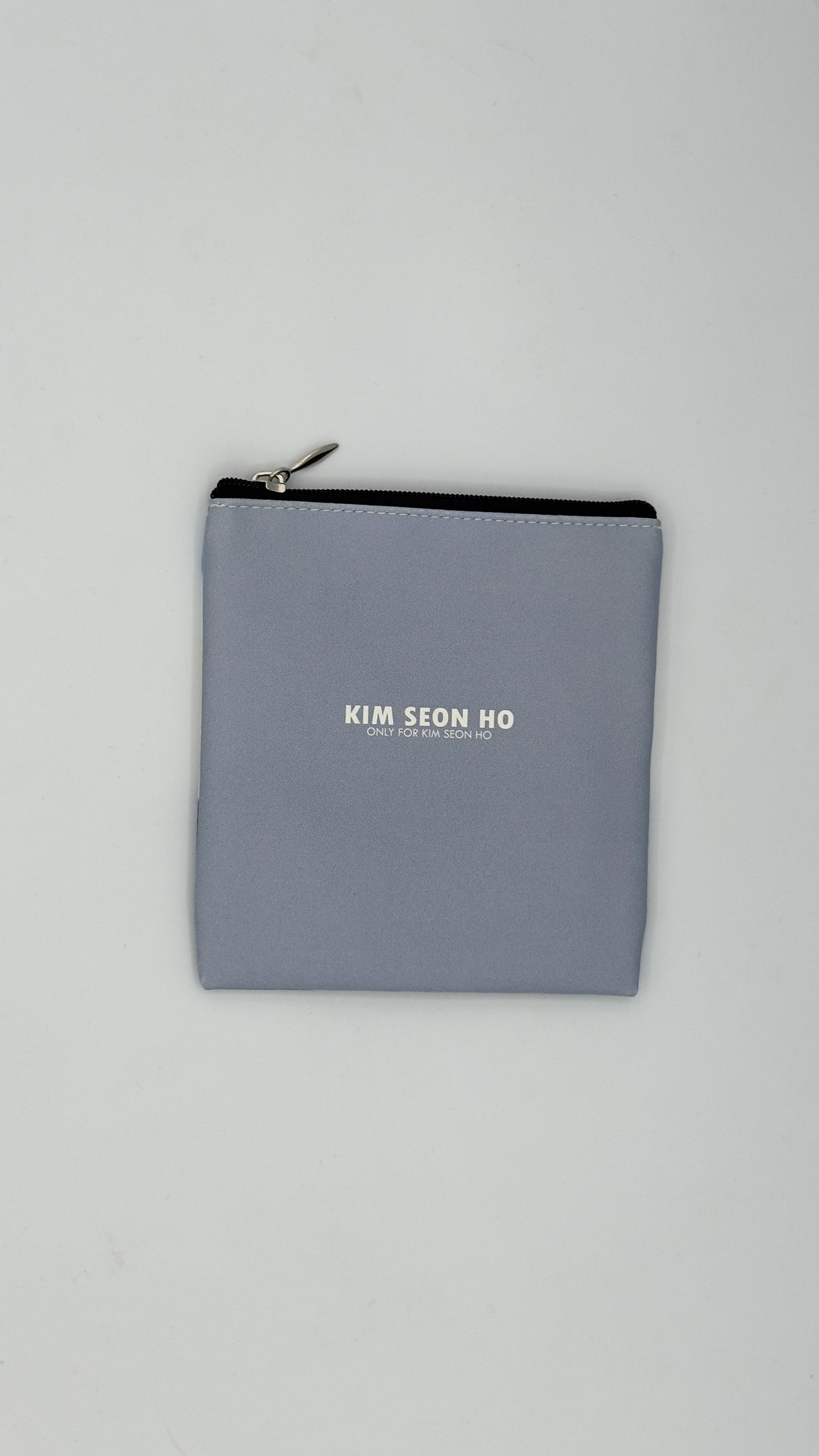 Pochette multiuso con zip – stampa attori e idol coreani 12,5 × 11,5 cm