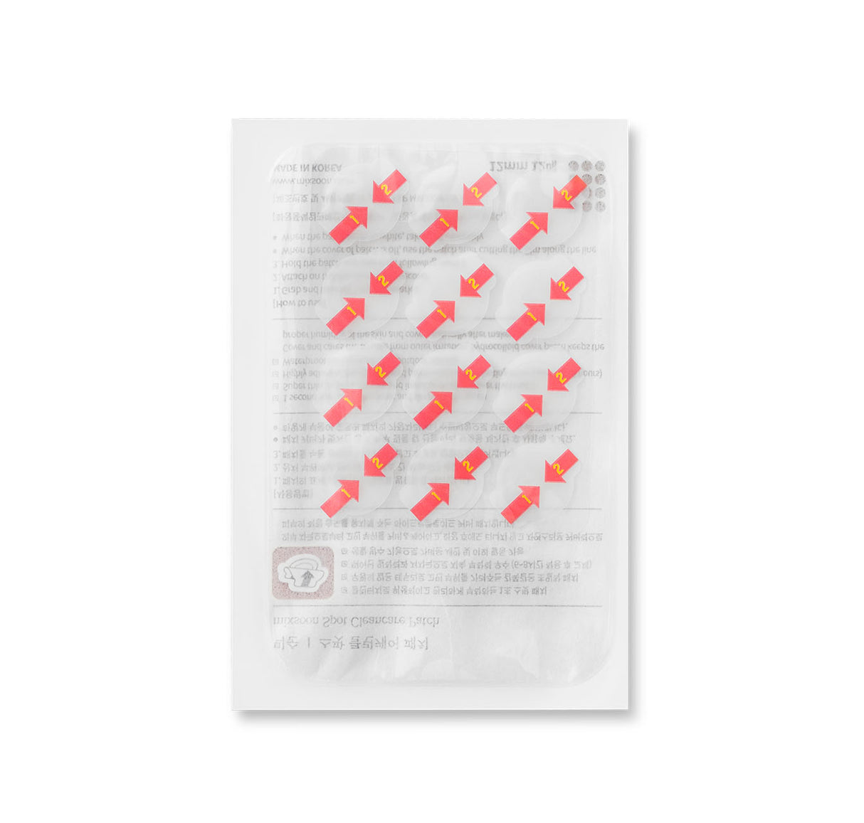 Foglio trasparente con cerotti Mixsoon Spot Cleancare Patch applicati in file, ciascuno coperto da una pellicola con frecce rosse per facilitare la rimozione, su sfondo bianco.