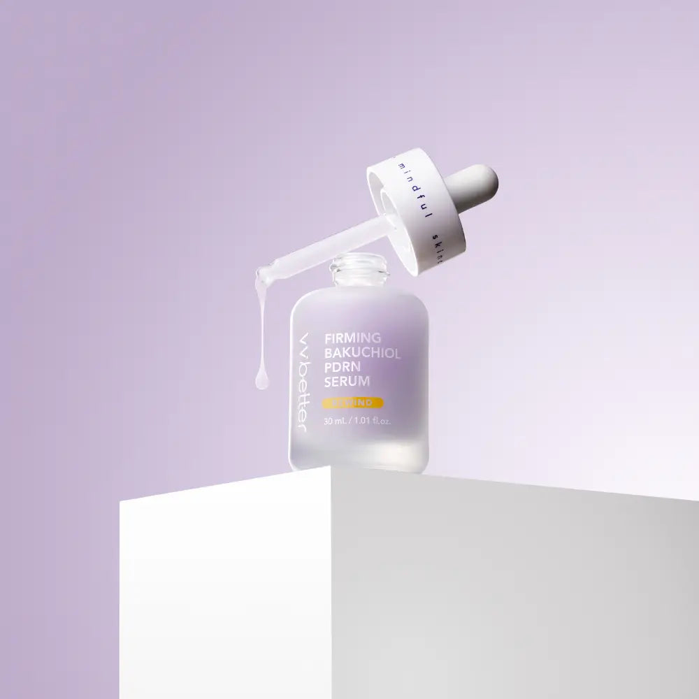 Flacone con contagocce del siero rassodante VVBETTER Bakuchiol PDRN 30 ml, trattamento viso anti-age per migliorare elasticità, tonicità e luminosità della pelle.