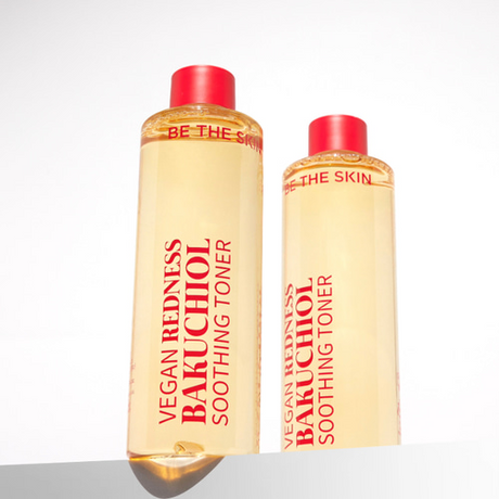 vegan redness bakuchiol soothing toner due barattoli trasparenti con linquido giallo su sfondo bianco 