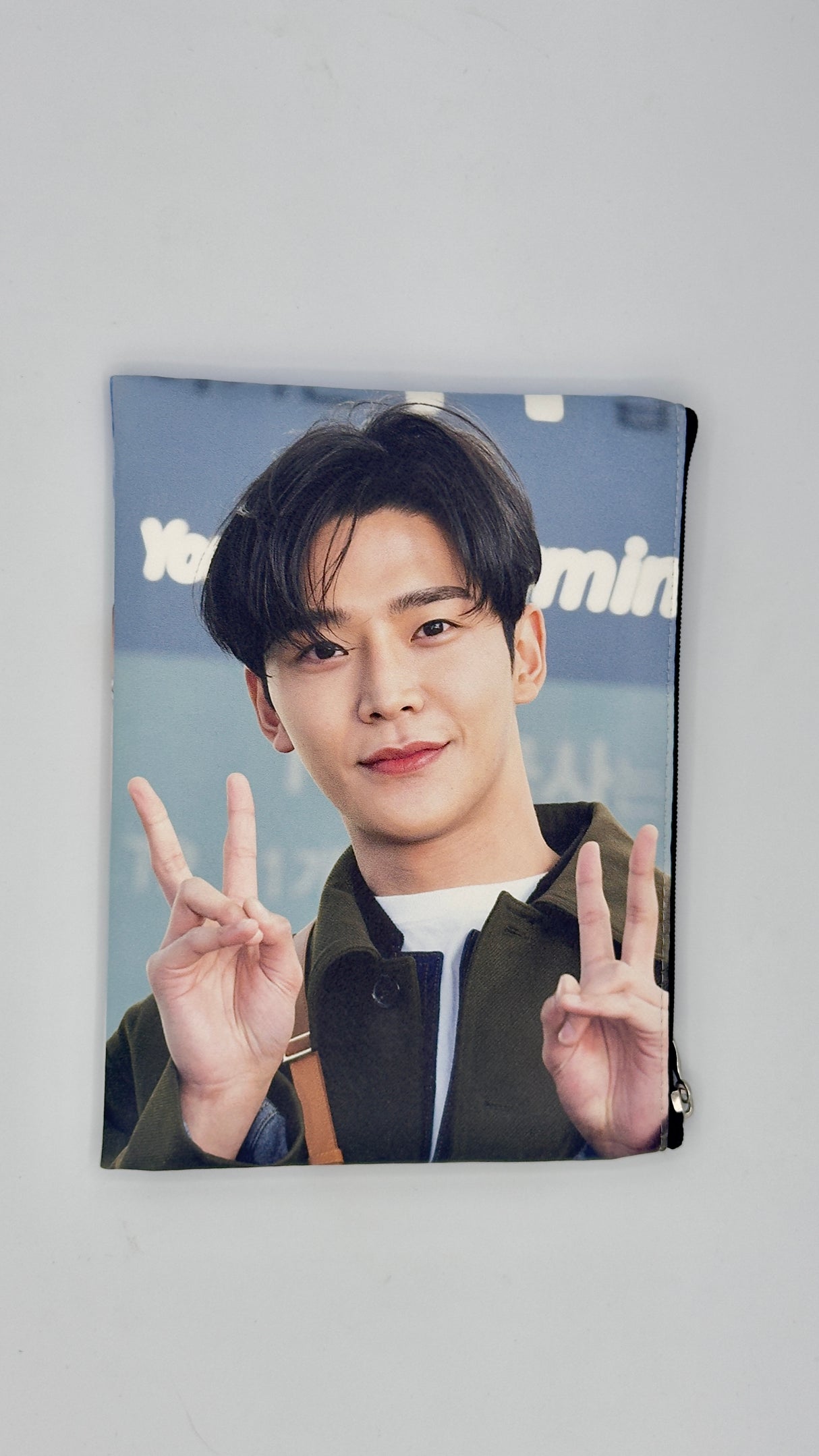 Pochette multiuso con zip – stampa attori e idol coreani 19X15