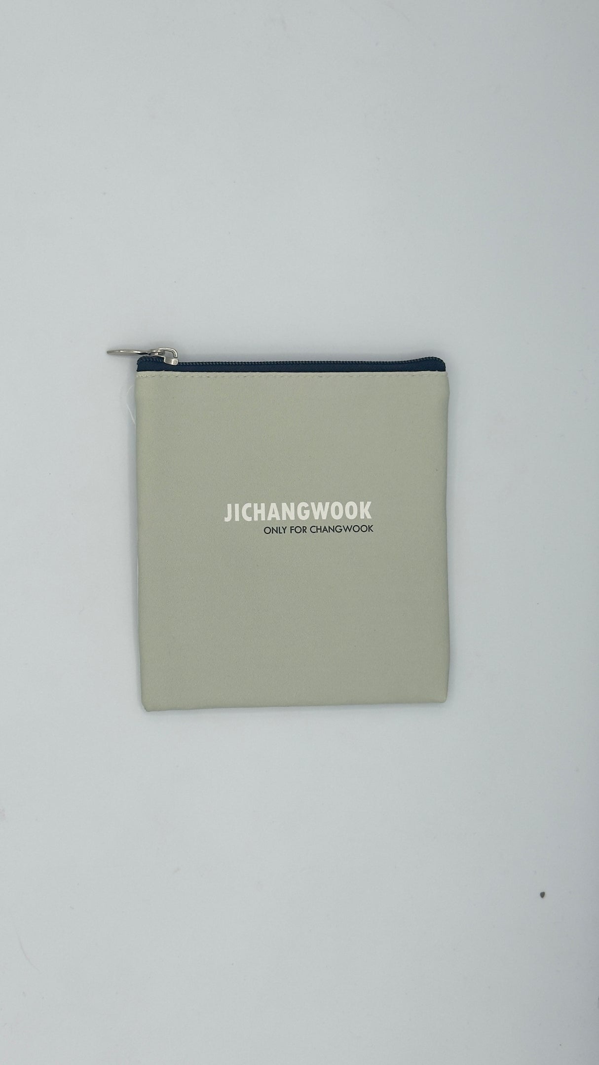 Pochette multiuso con zip – stampa attori e idol coreani 12,5 × 11,5 cm