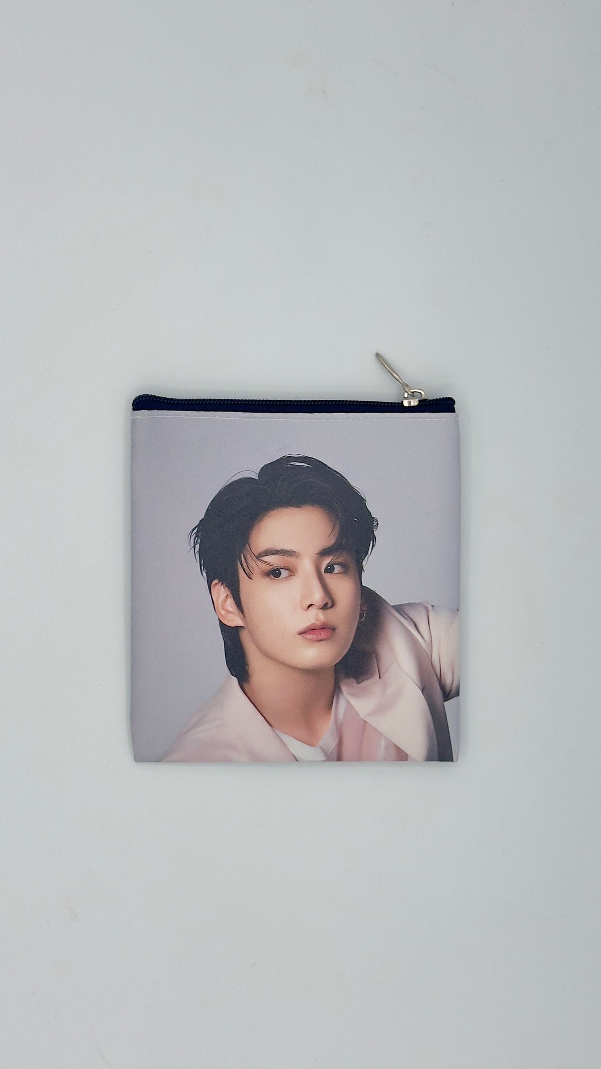 Pochette multiuso con zip – stampa attori e idol coreani 12,5 × 11,5 cm