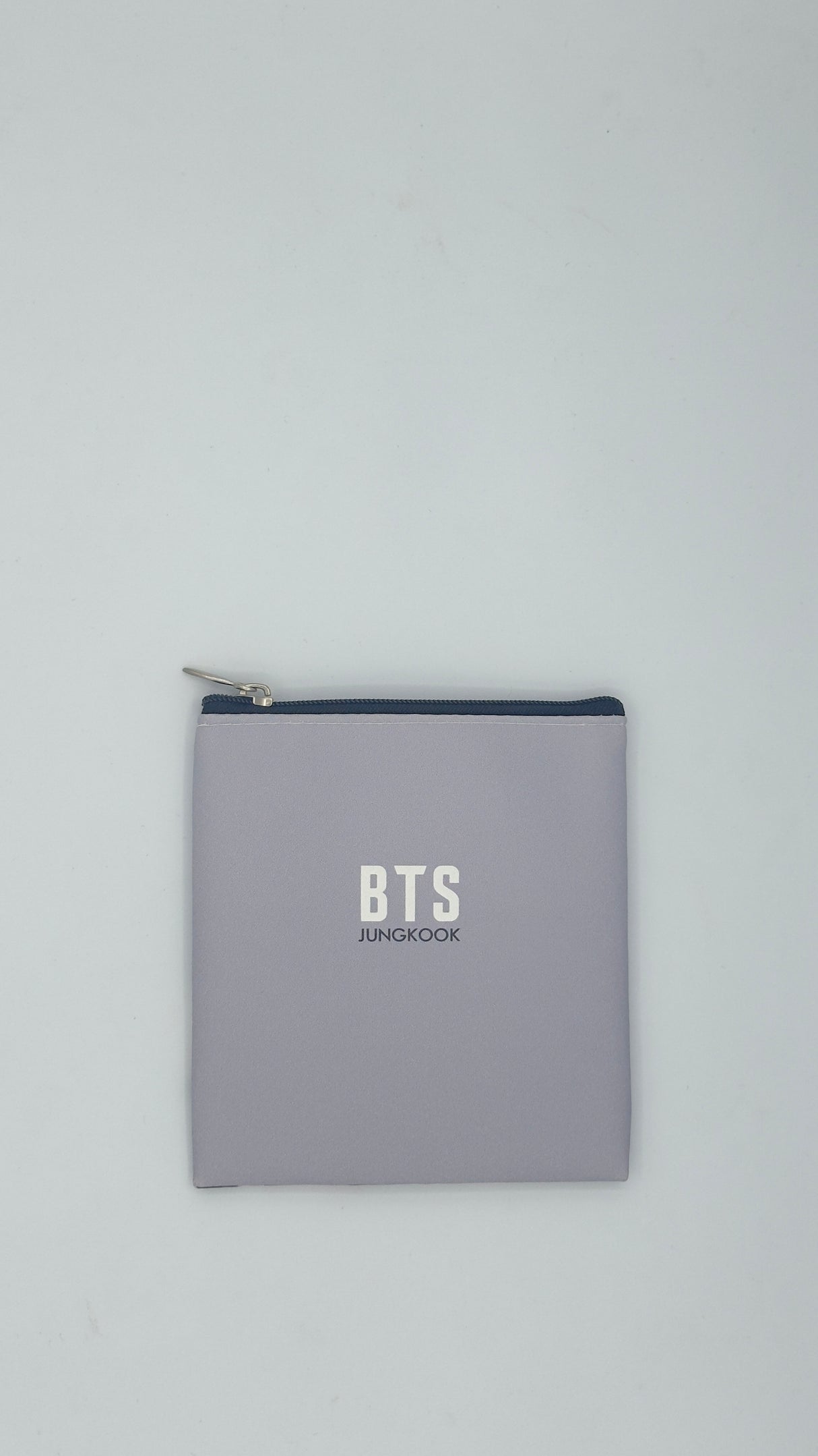 Pochette multiuso con zip – stampa attori e idol coreani 12,5 × 11,5 cm