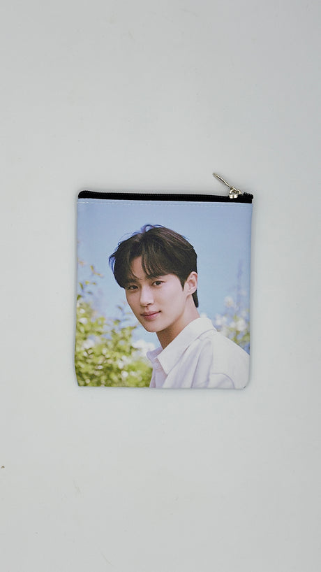 Pochette multiuso con zip – stampa attori e idol coreani 12,5 × 11,5 cm