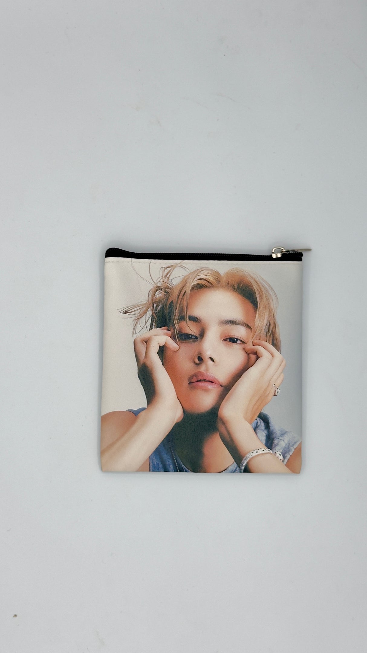 Pochette multiuso con zip – stampa attori e idol coreani 12,5 × 11,5 cm