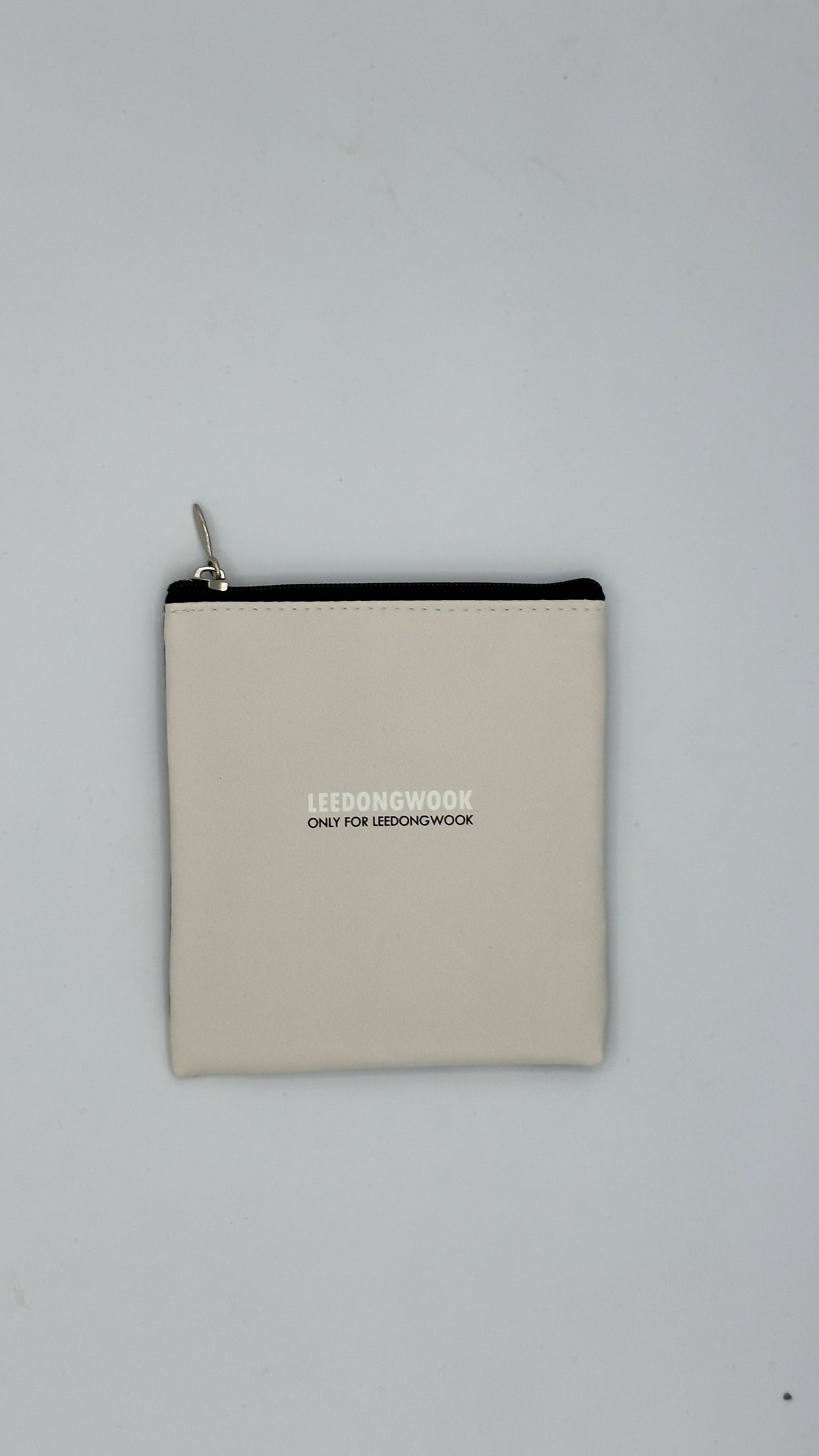 Pochette multiuso con zip – stampa attori e idol coreani 12,5 × 11,5 cm