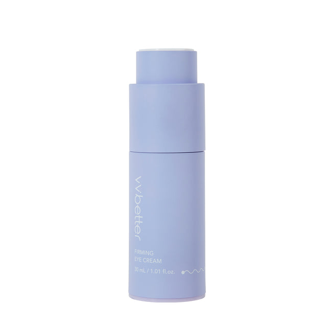 Flacone verticale color lavanda del vvbetter Firming Eye Cream da 30 ml / 1.01 fl.oz., su sfondo bianco.


