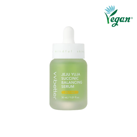 Flacone del siero viso Jeju Yuja Succinic Balancing Serum di VVBETTER con pipetta contagocce su sfondo grafico. La formula, a base di estratto di yuja dell’isola di Jeju e acido succinico, aiuta a riequilibrare la pelle, migliorare la luminosità dell’incarnato e affinare la grana cutanea. Texture leggera ad assorbimento rapido, ideale per skincare routine illuminanti e purificanti.