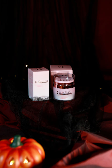 crema viso coreana lara clara con confezione originale esposta su tessuto nero con decorazioni arancioni a tema halloween