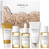 SKIN1004 Madagascar Centella Travel Kit con detergente, tonico, ampoule, crema lenitiva e olio detergente in formato viaggio per pelle sensibile
